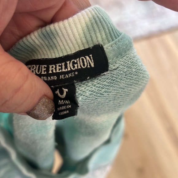 True, religion size medium sweatshirt - Picture 4 of 4